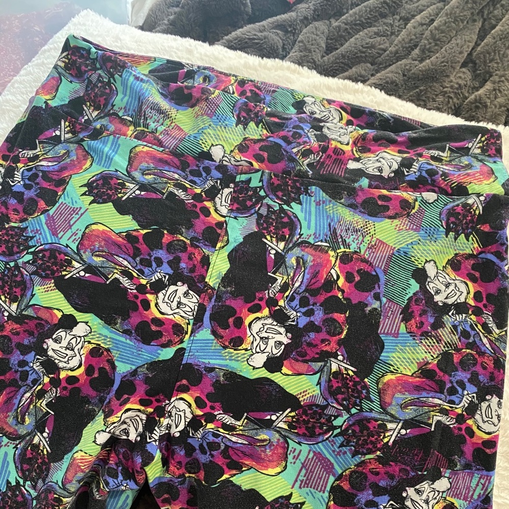 Lularoe Disney leggings